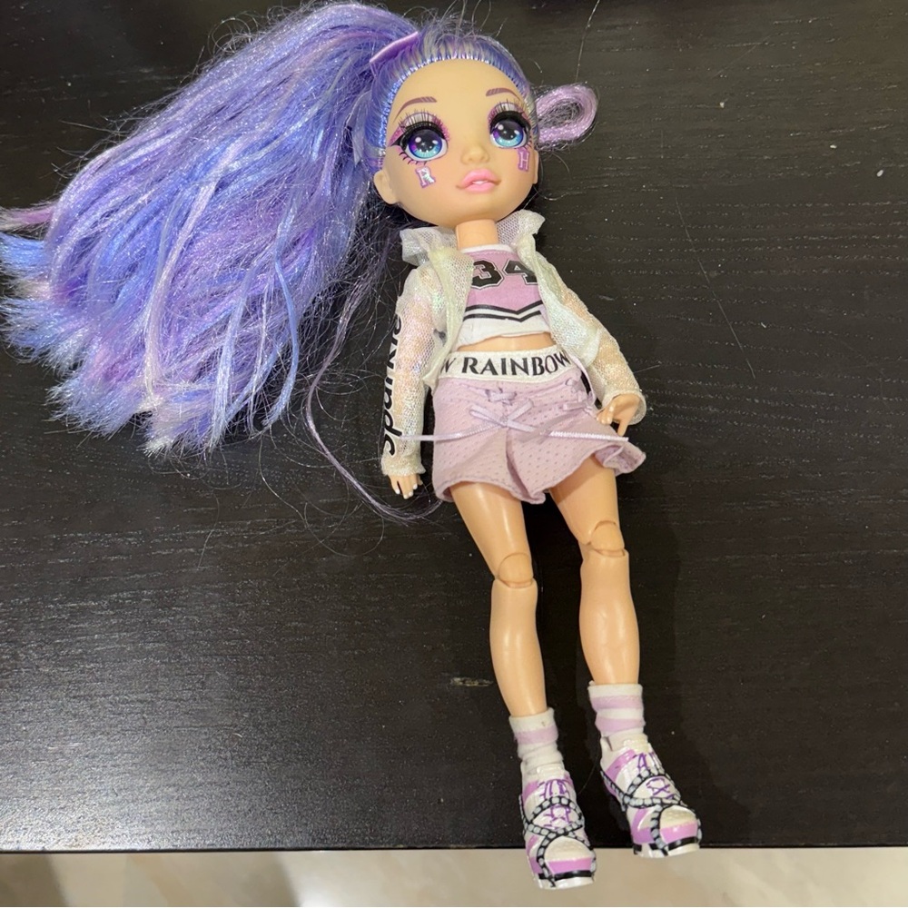 Rainbow High Cheer Violet Willow Fashion Doll – Purple Hair, Great Condition - Picture 3 of 11